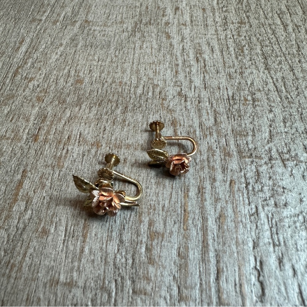 Vintage Krementz Gold and Rose Gold Tone clip on screw back earrings